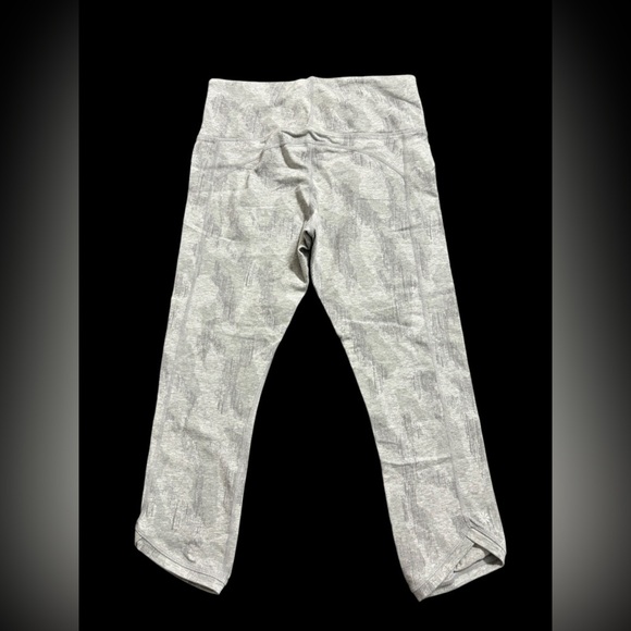Athleta  Capri Leggings Women's Small
Gray Athletic - Picture 3 of 10